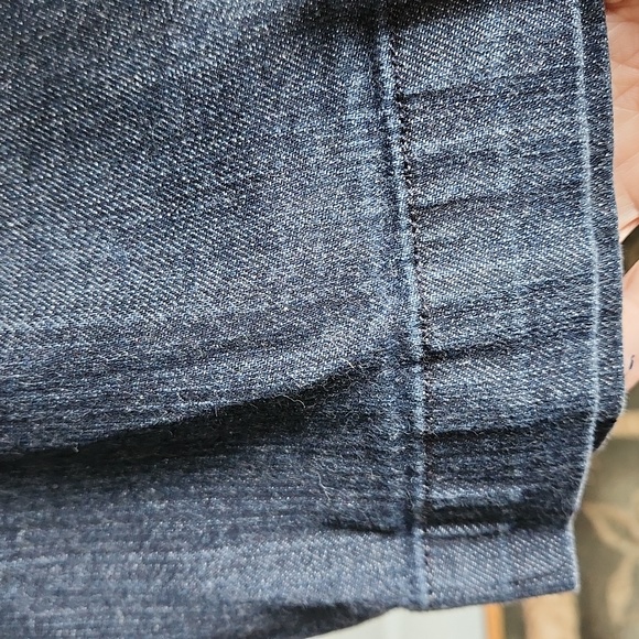 Dockers, Women's, Sz14 med favorite fit, 1 pocket in Front, 2 in Back - Picture 4 of 11
